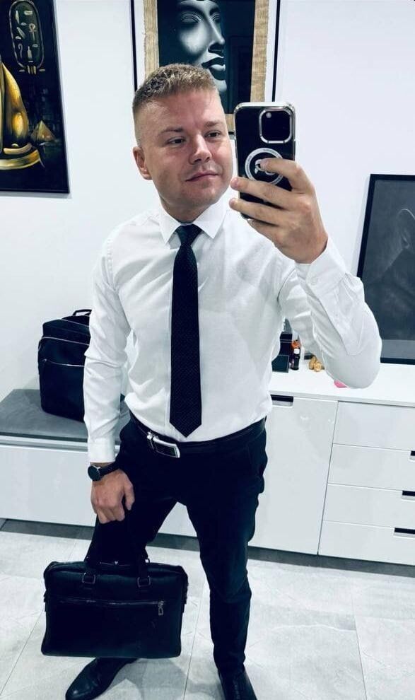  53384929  , 33 ,    --