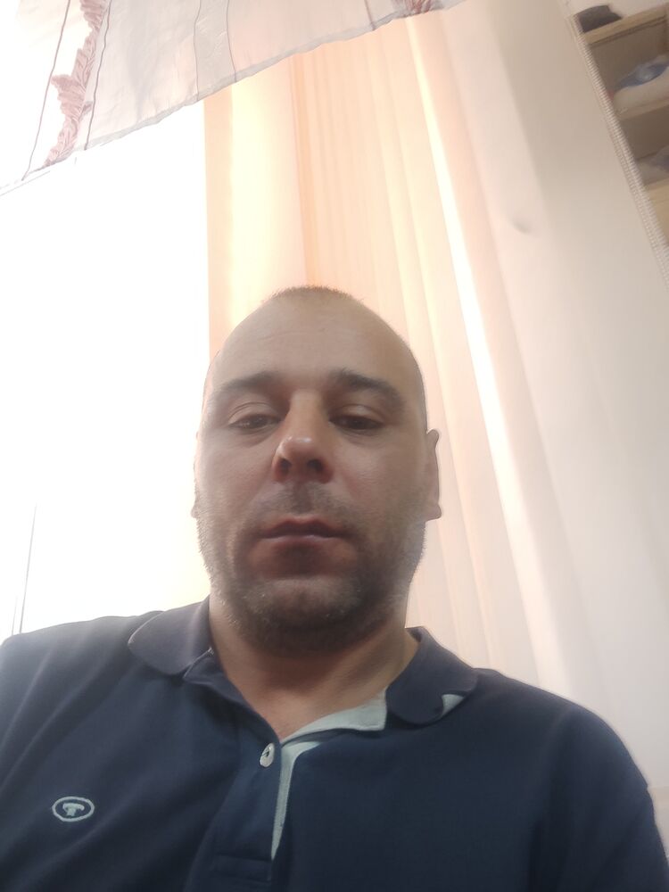  46459609  Viorel, 44 ,    