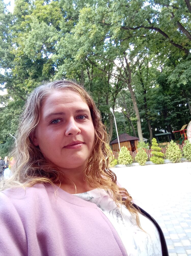  ,   Viktoriia, 34 ,   