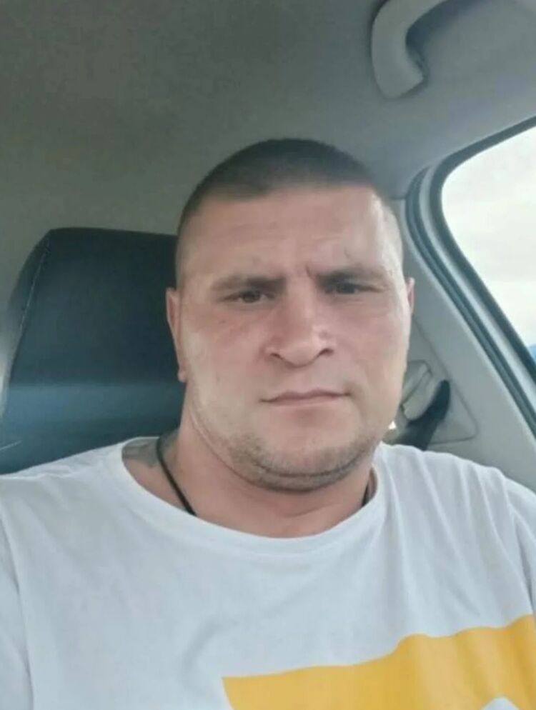  49310319  Sergei, 41 ,    