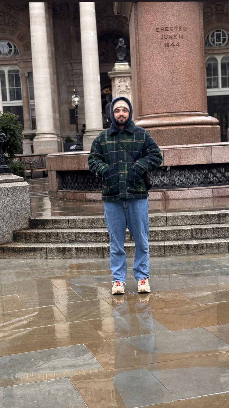  49049409  Vlad, 19 ,    Langstone