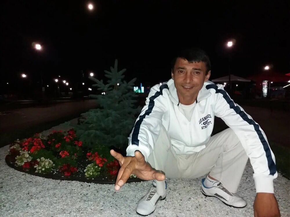  52552719  Slava, 49 ,    