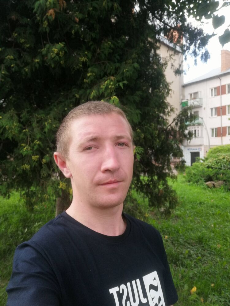  35822989  , 28 ,    