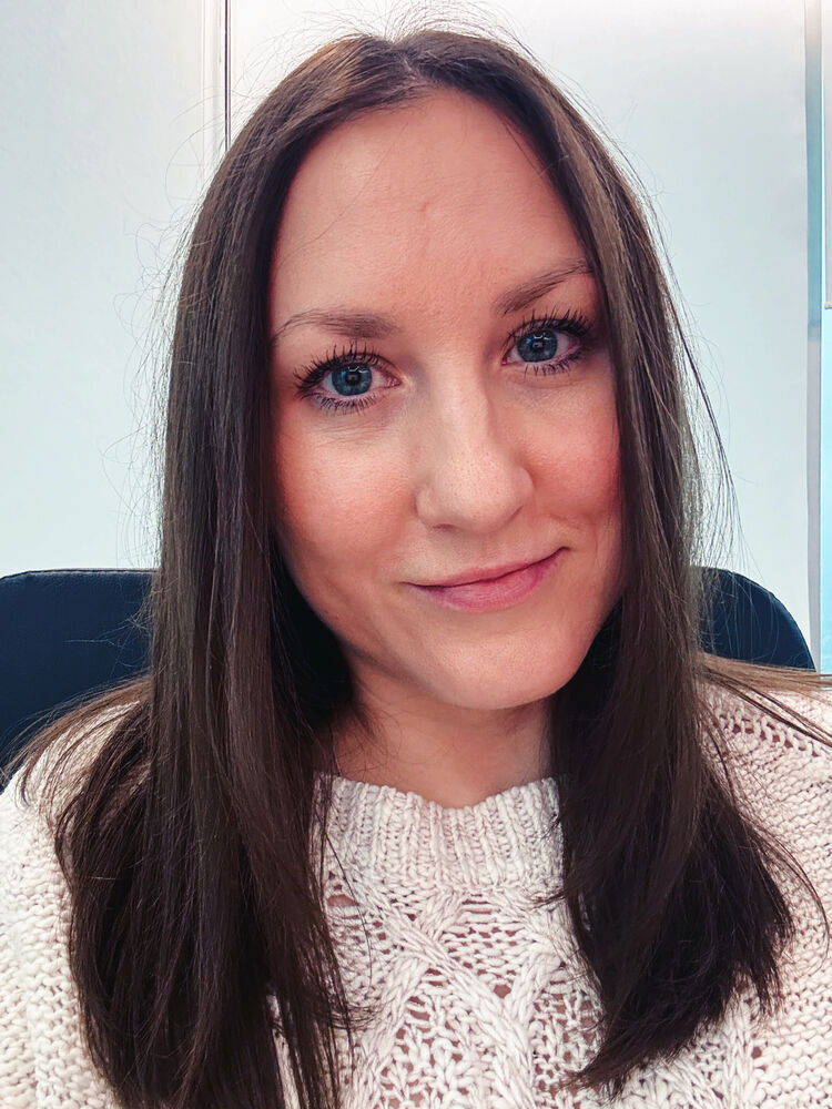  54492919  Anna, 39 ,    