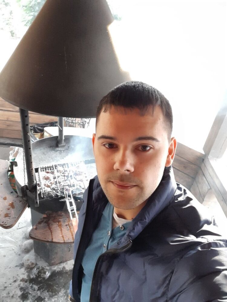  ,   Alexander, 32 ,     , c 