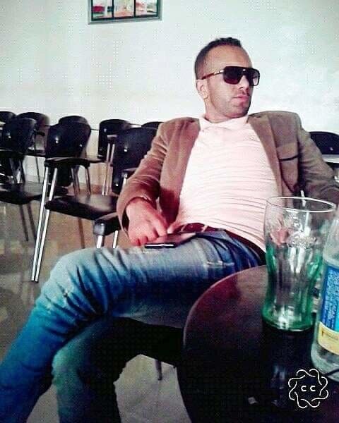  18702839  Tarik, 36 ,    