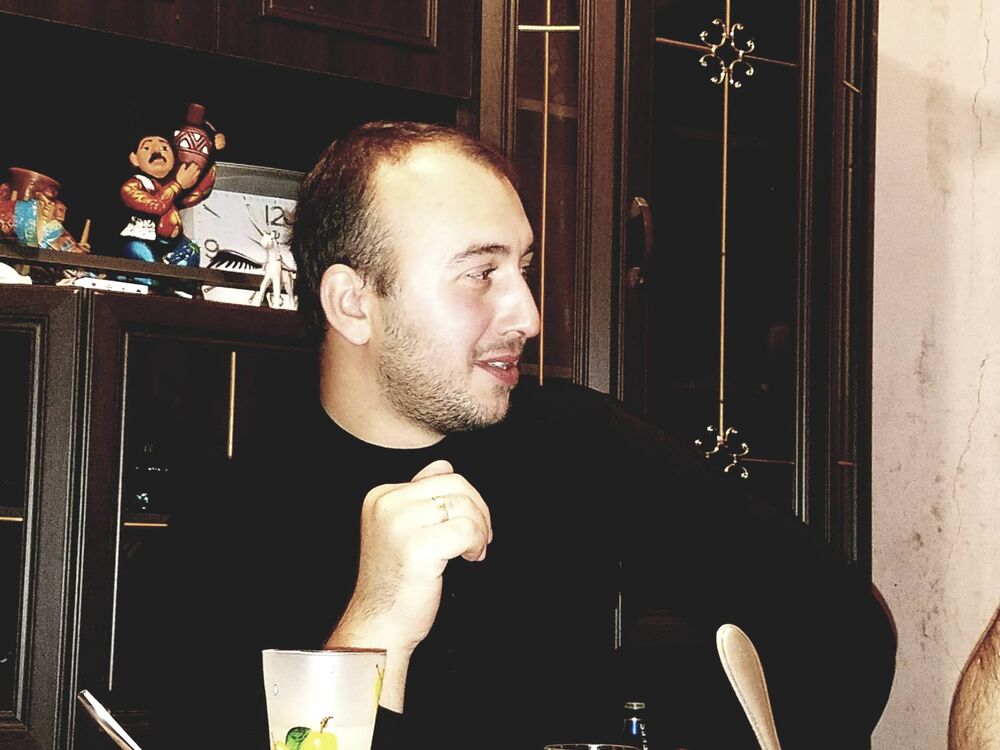  35262639  Rezi, 32 ,    