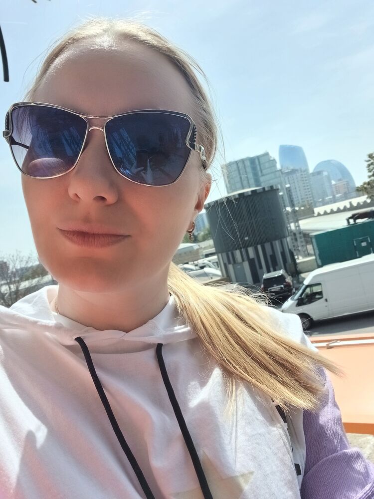  54790979  Mrs X, 30 ,    