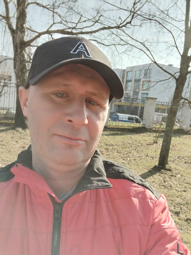 ,   Tony Montan, 43 ,   ,   , c , 