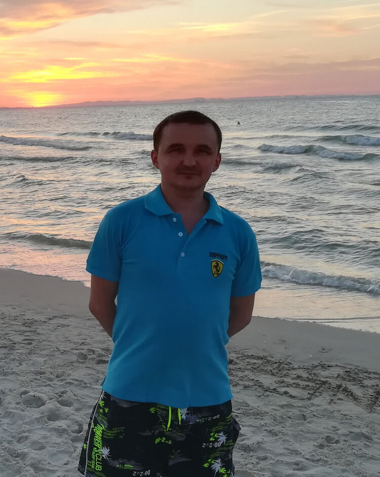  18431969  Pavel, 35 ,    