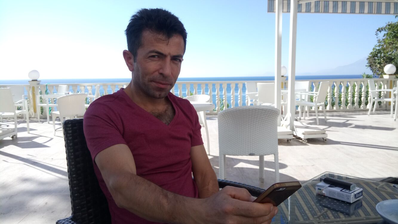  54216699  Huseyin, 46 ,     