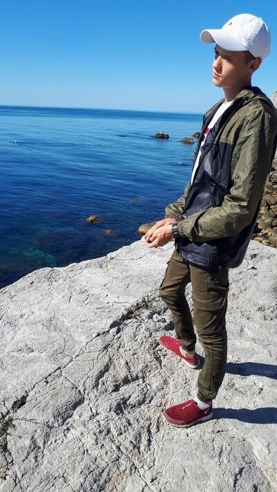  16295669  Aleksandr, 26 ,     