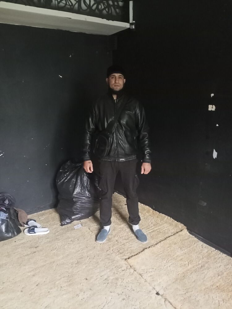  47043899  , 32 ,    