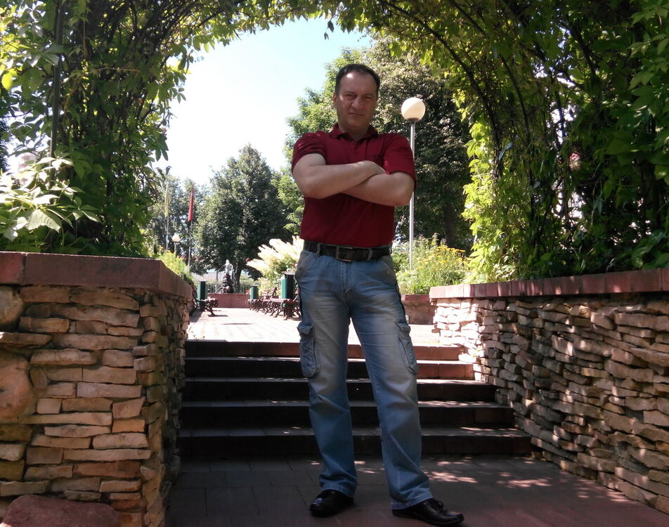  ,   Viktor, 47 ,     , c 