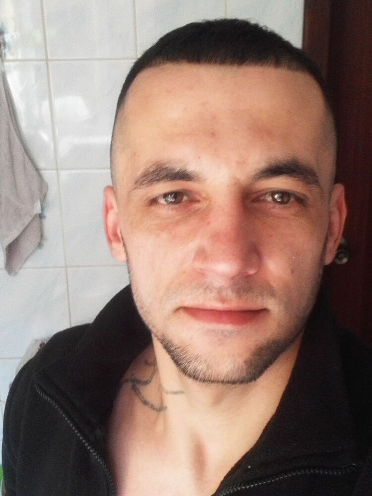  49563329  , 31 ,    