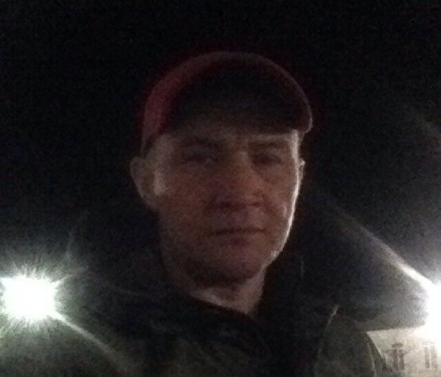  13981549  Pavel, 46 ,    