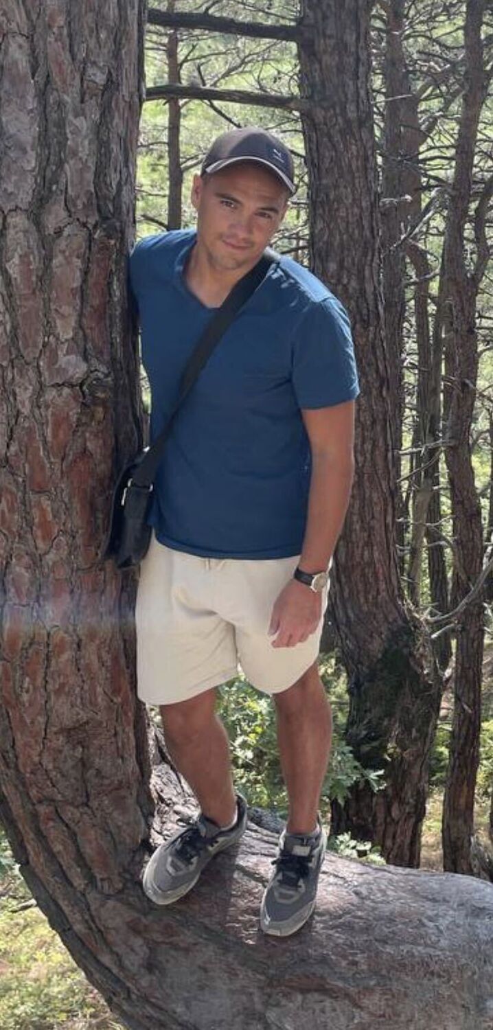  44359639  , 28 ,    -