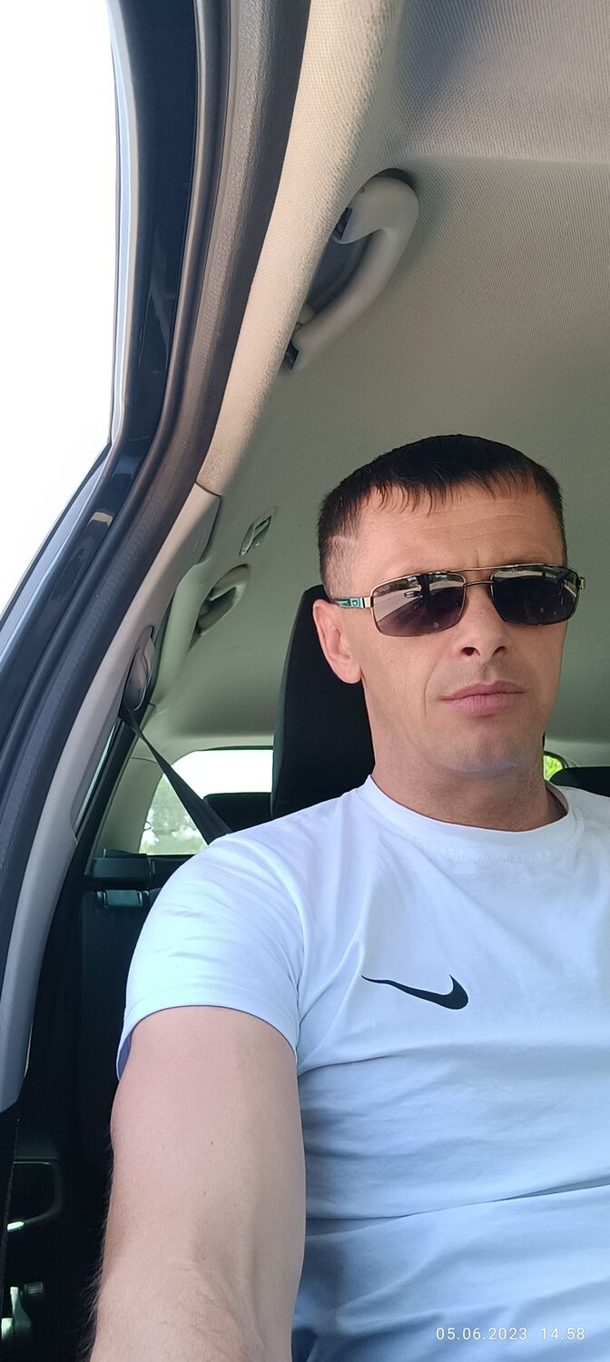  37556289  Igor, 42 ,    