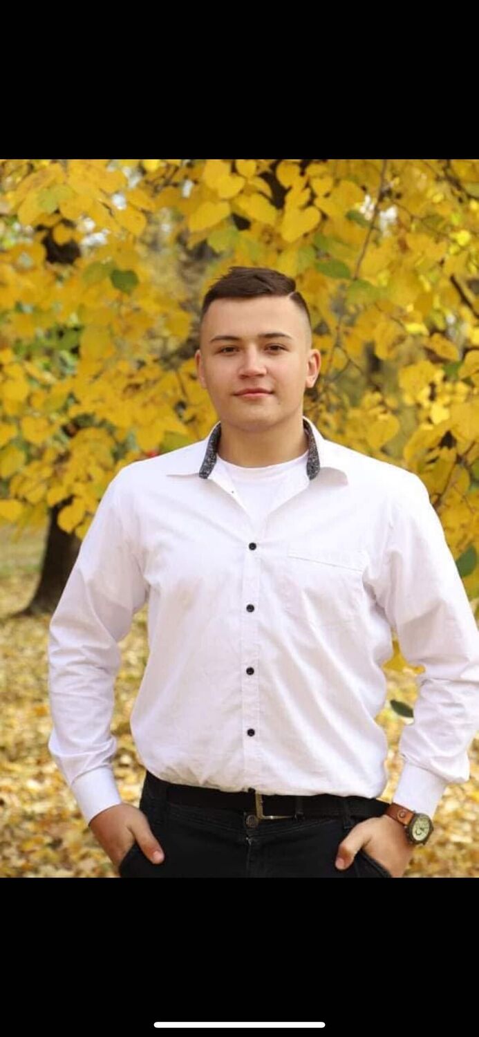  52354649  Eugen, 19 ,    