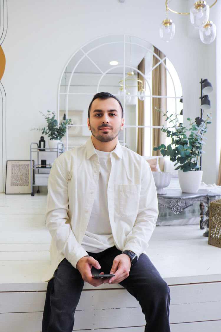  -,   Emin, 37 ,   ,   