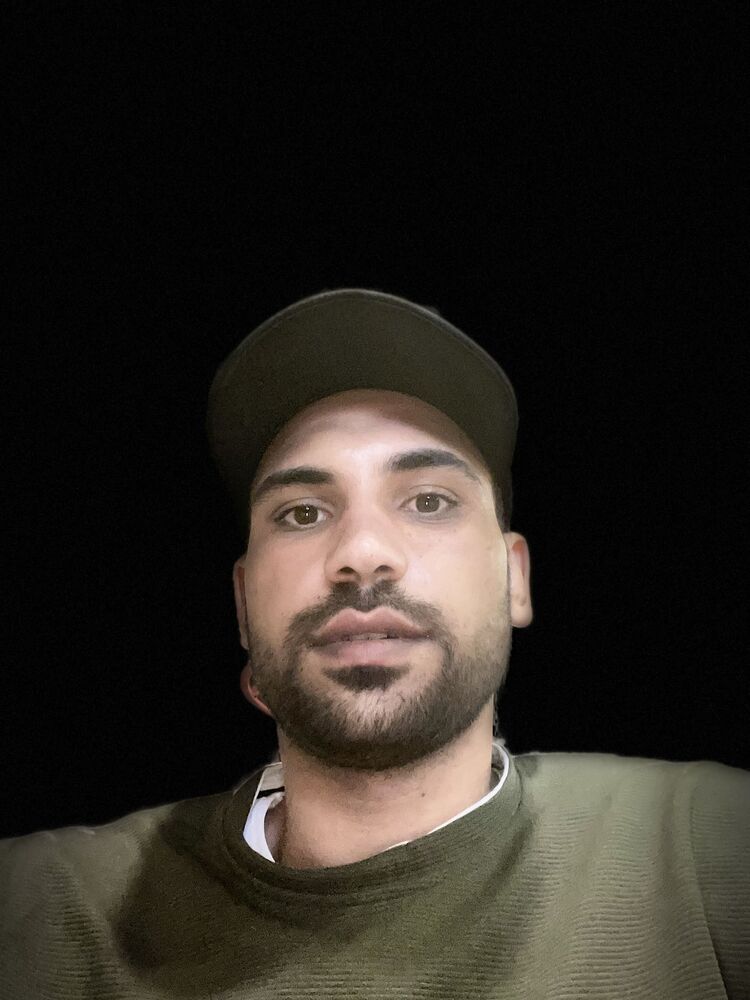  25067079  Alaa, 32 ,    