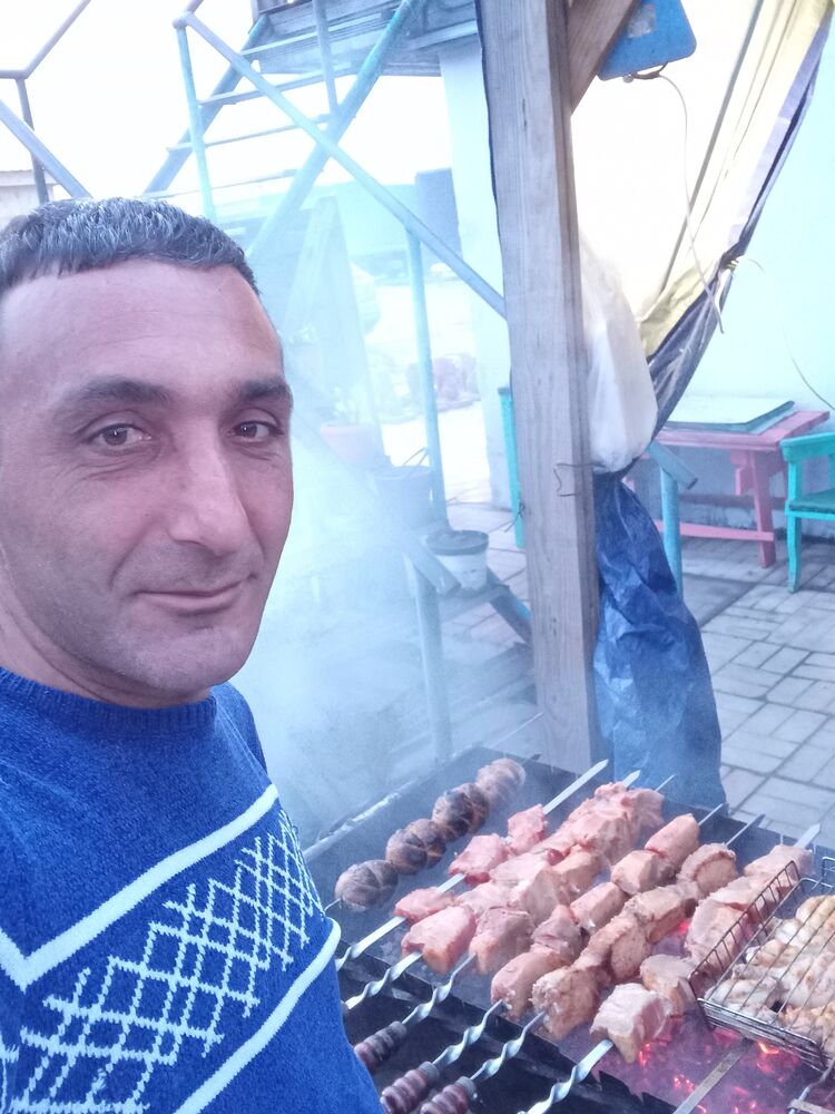  ,   Vahan, 39 ,   ,   