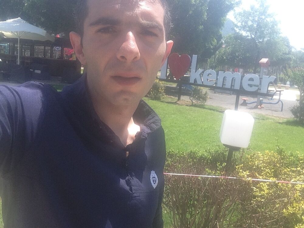  13835389  Arkadi, 39 ,    