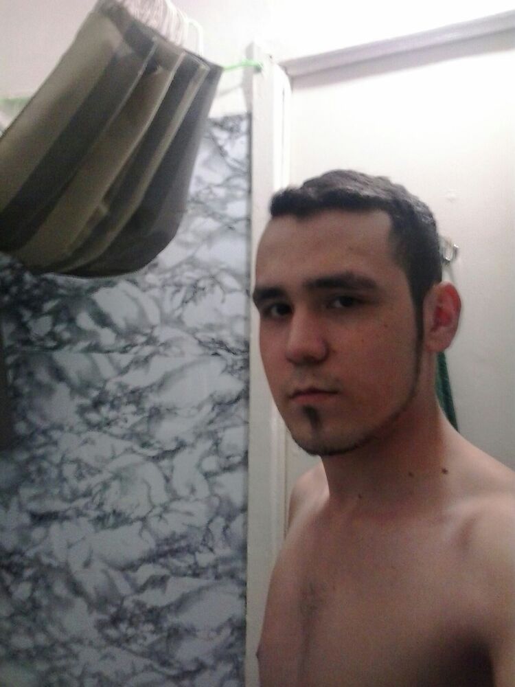  -,   Tom, 32 ,   ,   , c 