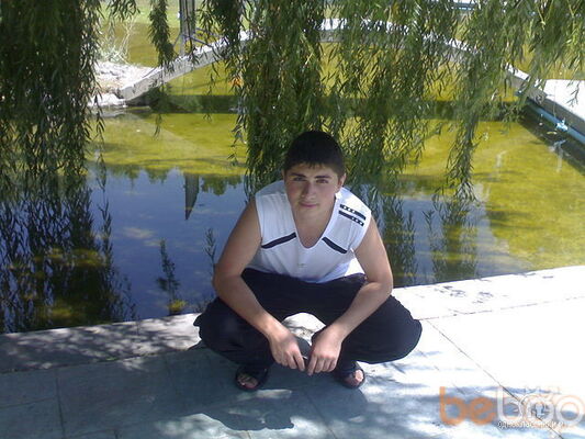  ,   Armen, 32 ,   