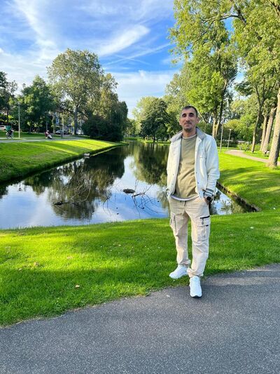  ,   Mahir, 42 ,   c 