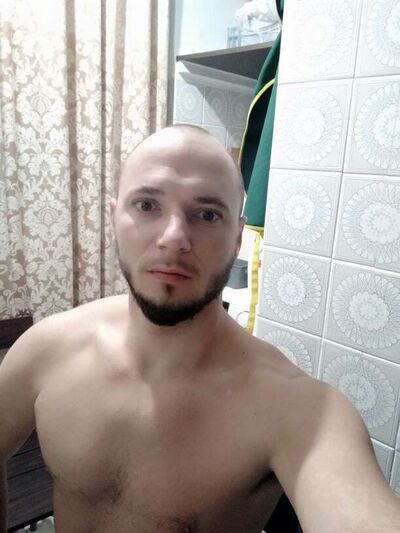  ,   Vitalii, 37 ,   