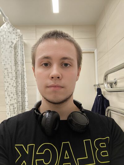  ,   Ernestas, 19 ,   