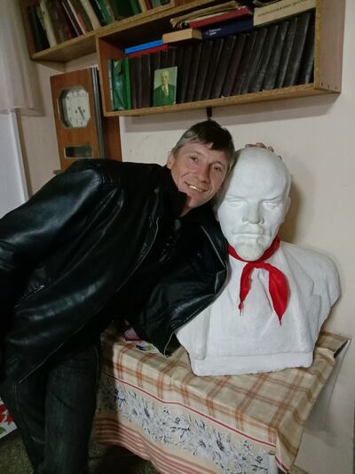  --,   VIKTOR, 52 ,     , c 