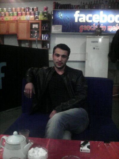  ,   Elnur, 38 ,  