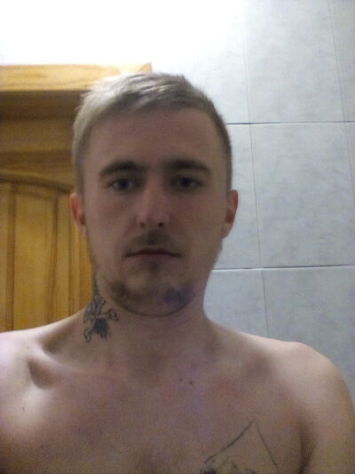  ,   Anton, 28 ,  