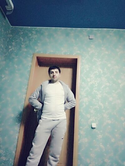  ,   Dima, 32 ,   