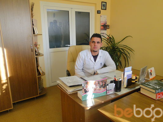  -,   Baha, 37 ,  