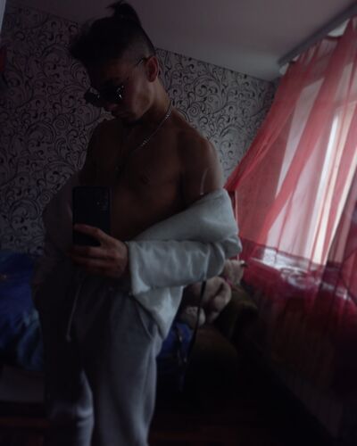  ,   Vladislav, 24 ,   ,   