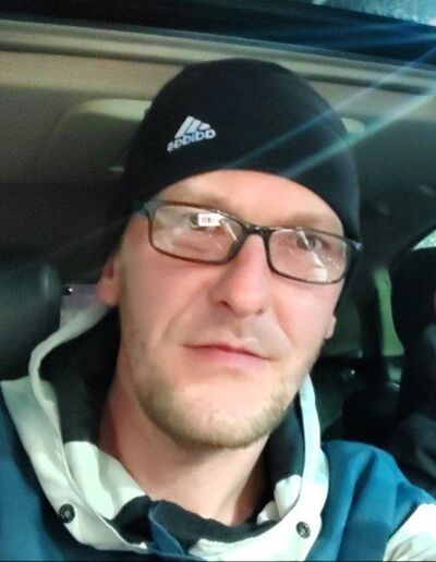  ,   Pavel, 38 ,   ,   