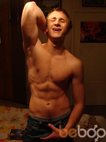  ,   Victor, 32 ,     , c 