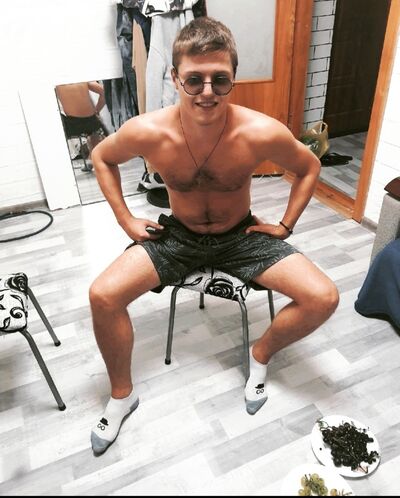  ,   Maxim, 34 ,   ,   , 