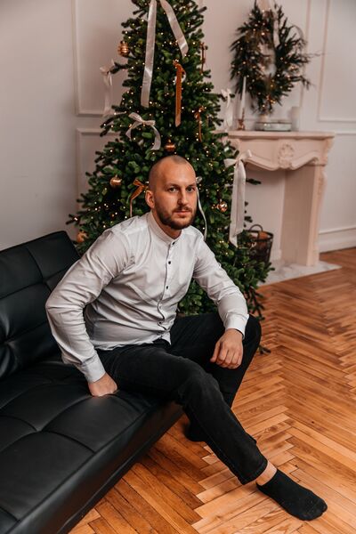  ,   Artem, 28 ,   ,   