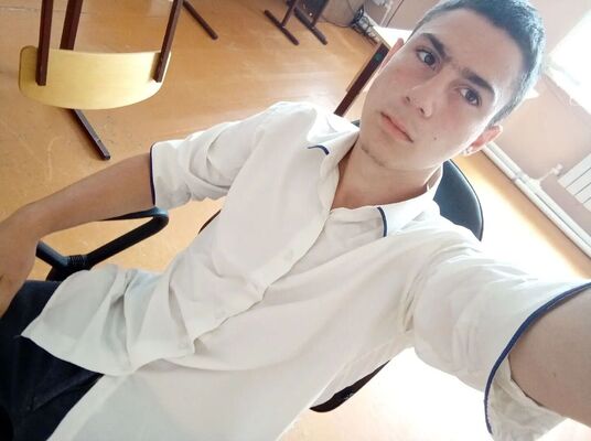  ,   Maxim, 22 ,   ,   , c 