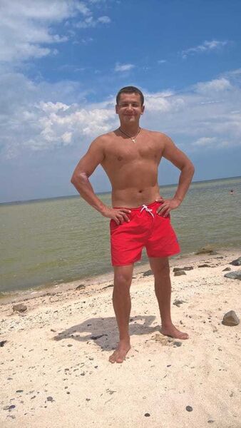  ,   Viktor, 38 ,   ,   , c 