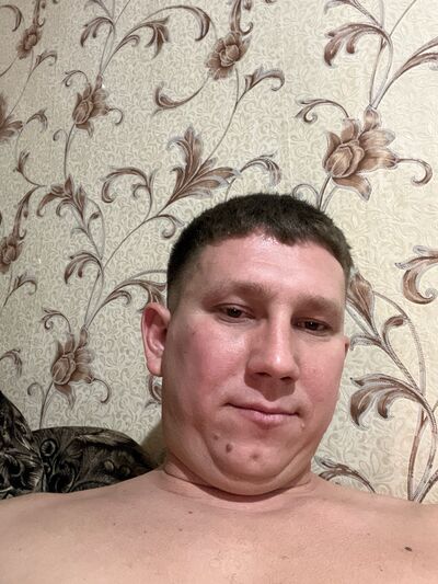  ,   Mikhail, 33 ,   ,   