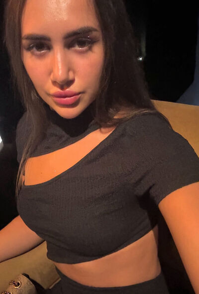  ,   Julia, 20 ,   ,   
