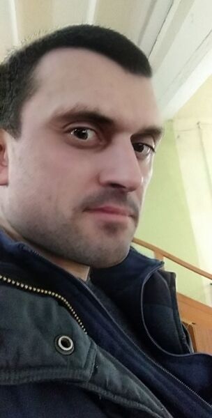  ,   Max, 39 ,  