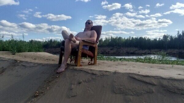  10132359  Leonid, 47 ,    