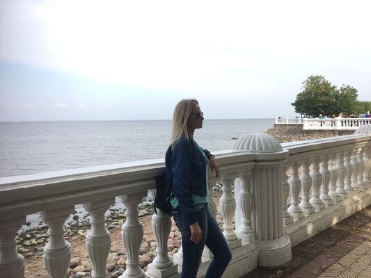  ,   Victoria, 42 ,     , c 