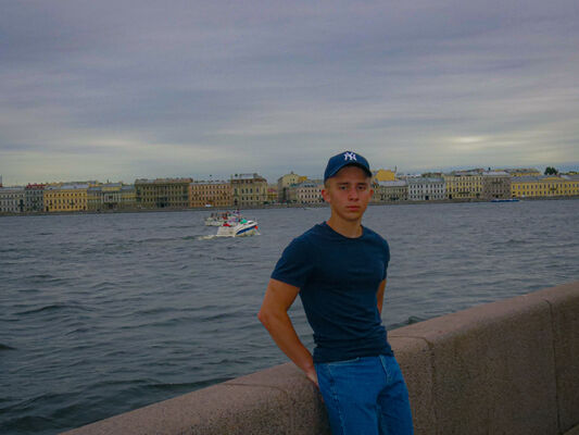  ,   Vladislav, 21 ,   ,   